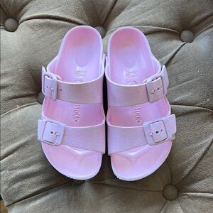 Kids Pink birkenstocks
